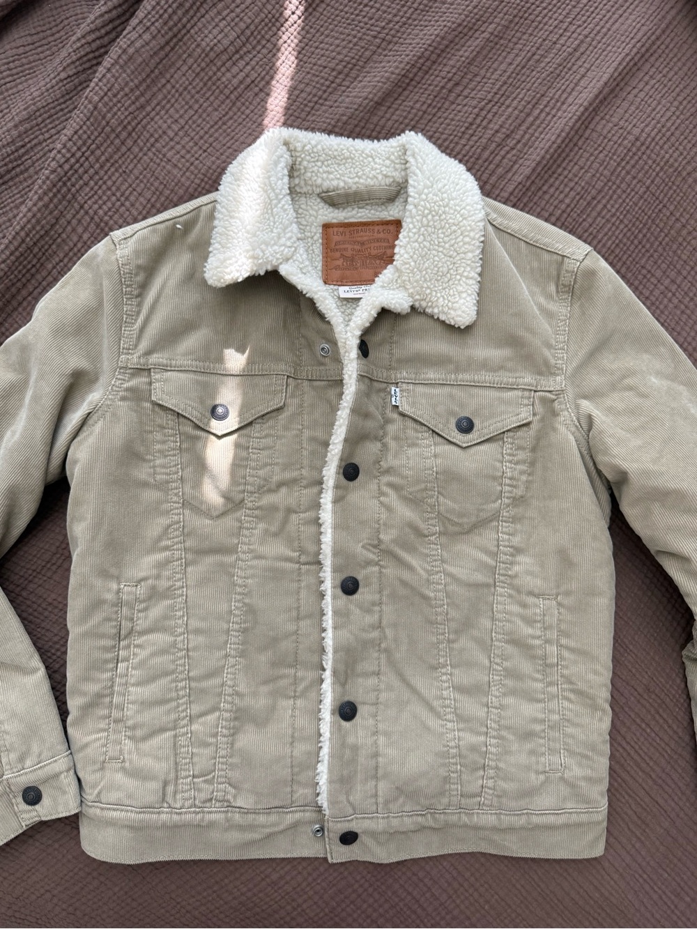 Levi's Sherpa-Lined Corduroy Jacket in Khaki with White Collar